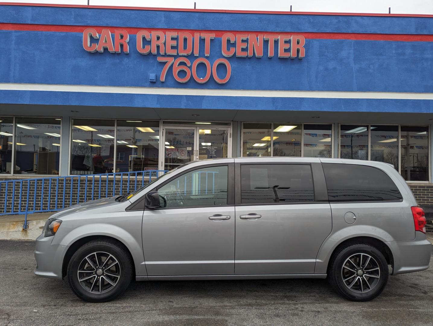 2019 SILVER Dodge Grand Caravan GT (2C4RDGEG7KR) with an 3.6L V6 DOHC 24V engine, 6A transmission, located at 7600 S Western Ave., Chicago, IL, 60620, (773) 918-3980, 0.000000, 0.000000 - Photo#0